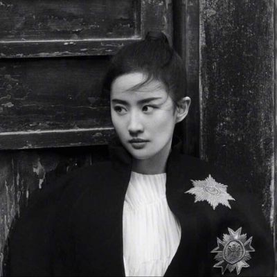 神谷熏（身份：神谷活心流代理师父、女主角） - 海外剧字幕组在线观看 - 网页直播